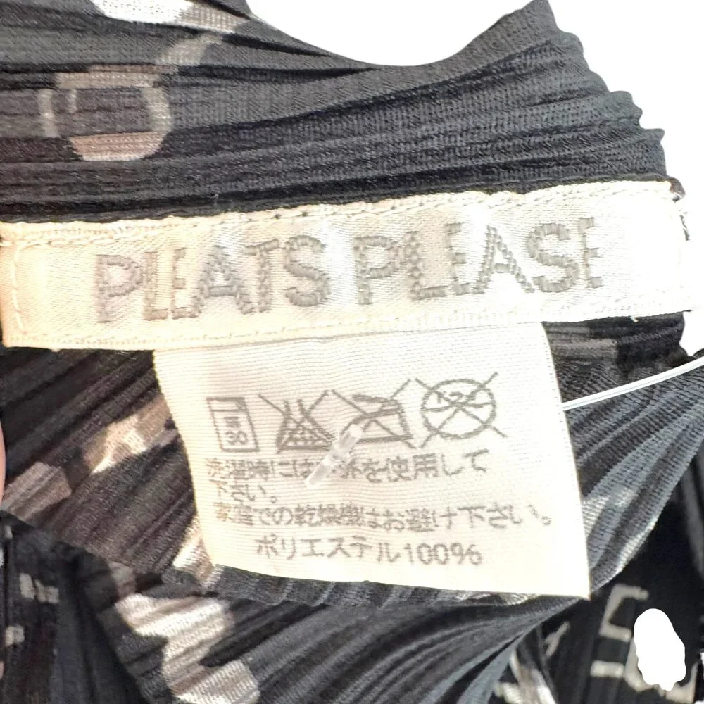 Issey Miyake Pleats Please Black & White Cafe Chalkboard Menu Printed Pleated S